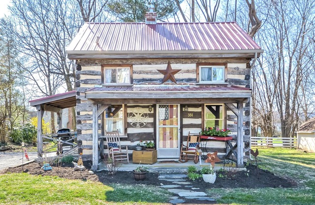 Vintage cabin in the ❤️ of Middletown , MD. Pet friendly and prime location.