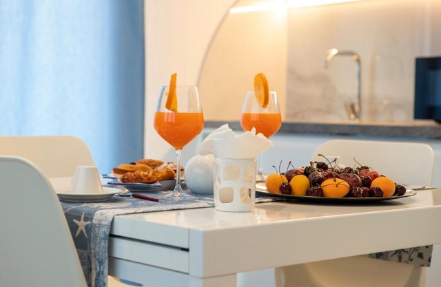 Virgilio hosting Casa Nuovissima Vista Mare