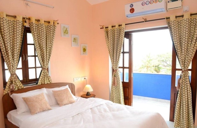 Vista Bellaire - 2BHK AC apt in Dona Paul