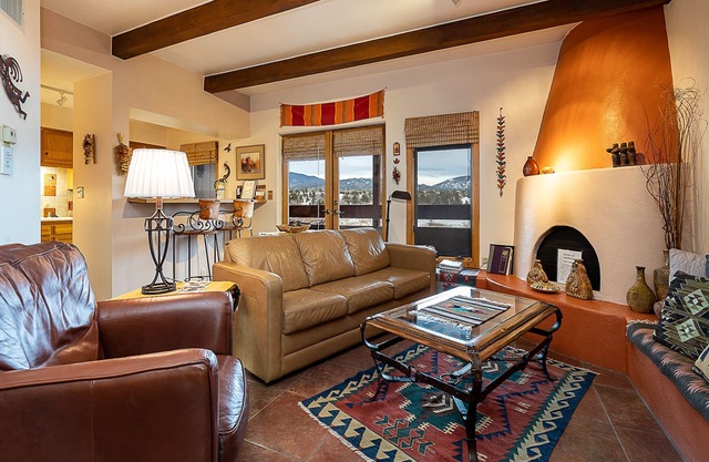 Vista La Sierra | Pet Friendly, Mountain View!