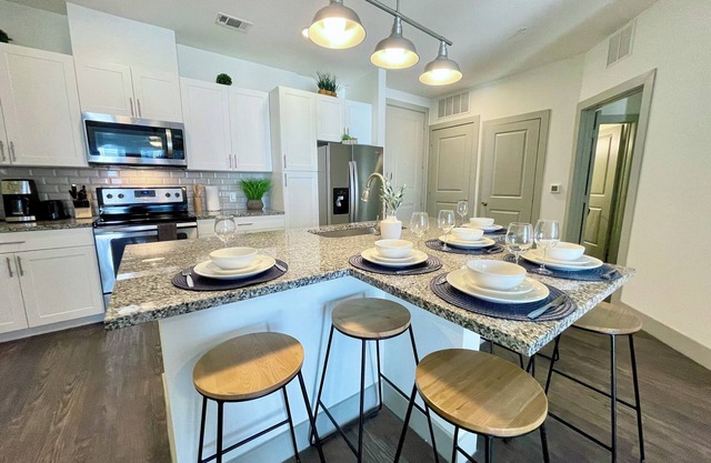 Vitruvian Park, North Dallas 2BR
