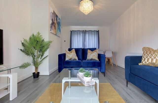 Voguish 3BR Home in Huyton