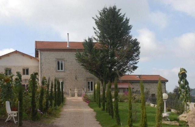 Voltaire family guest room at Domaine de la plume