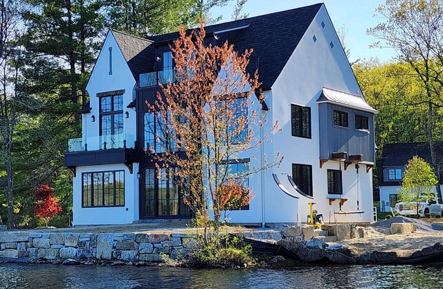 VRBO Top 10 - Copley's Lakefront Cottage and Guest House on its own Peninsula
