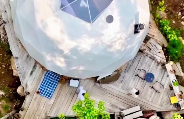 Vue du Jacuzzi~du lit King~un Luxe Sauvage Unique