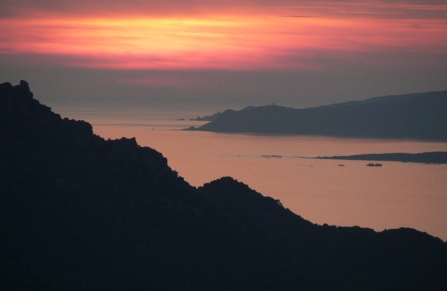 Vue Resplendissante mer Vallée, Montagne, Piscine, Maison de Charme Atypique