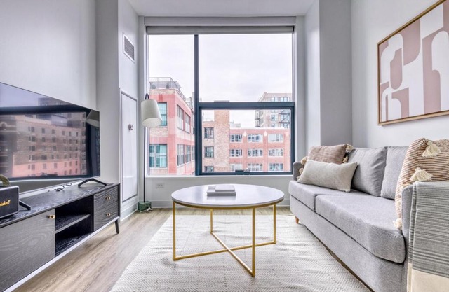 W Loop Studio w Gym Pool in heart of Greektown CHI-532