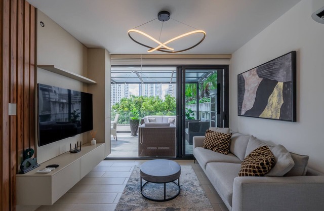 w* | Refined 1BR w/Balcony in San Francisco