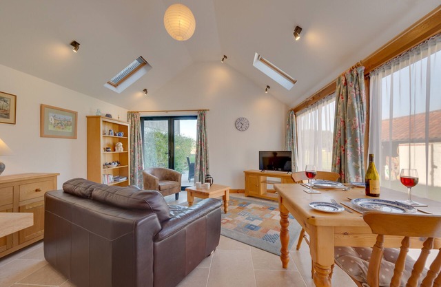 Wagtail Lodge - One Bedroom House, Sleeps 2