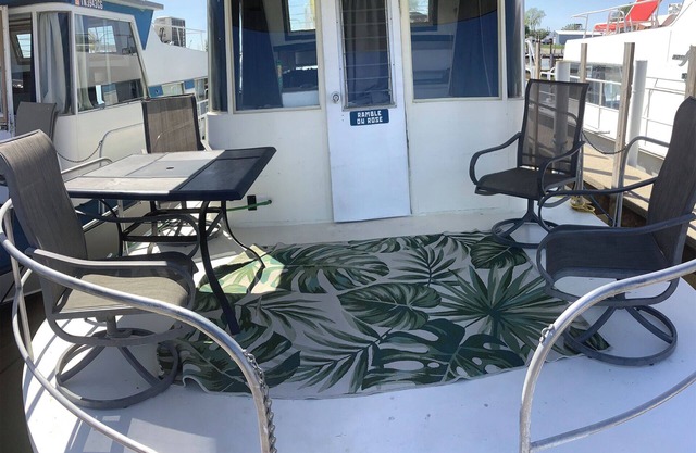 Wake up ON the Lake aboard Ramble on Rose