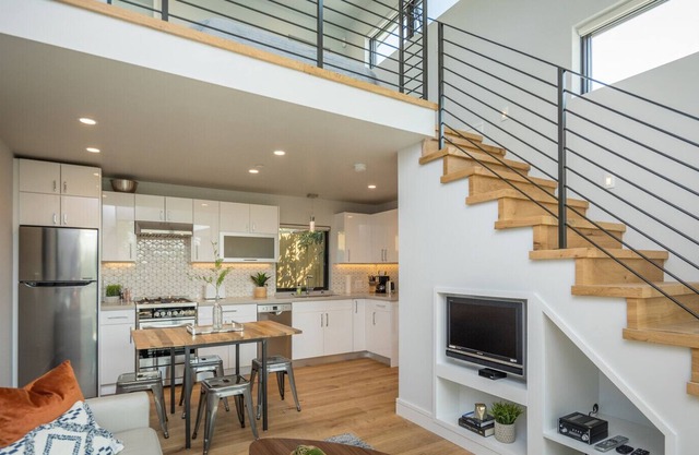 Walk to BART or Caltrain! Modern 1BR