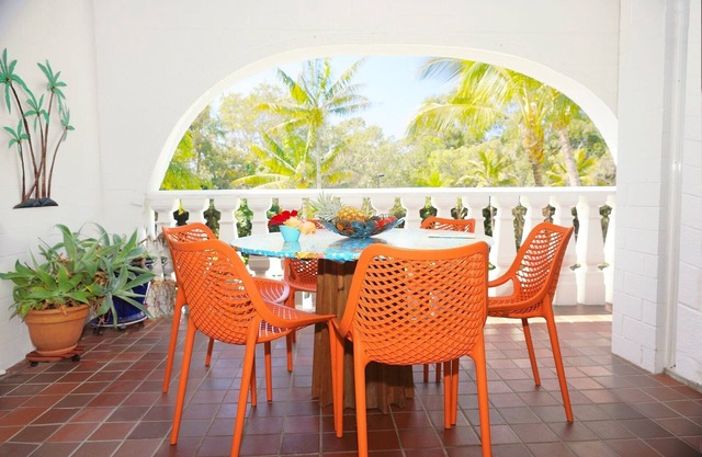Walk to beach, air conditioned and spacious.