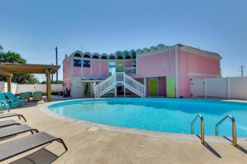 Walk to Beach Unique Family Gem in Pass Christian