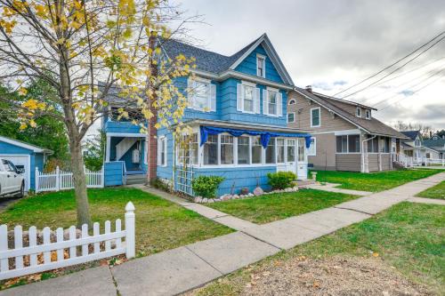 Walk to Downtown - Home with Porch in Clayton!