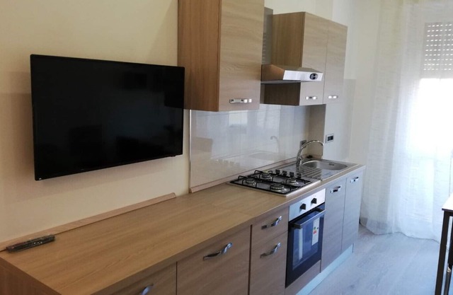 Walk to Linate airport with soundproofed room - close to H San Raffaele