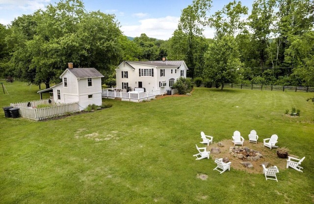 Walk to Old Rag* hot tub* 360 mountain views