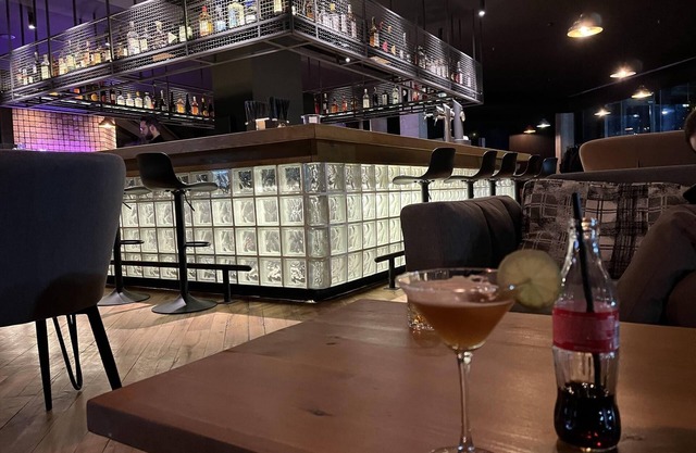 Walk to Ski Lift-1br-studio-balcony-parking