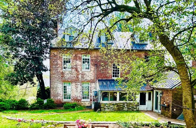 Walk to Wineries from Historic Village Estate