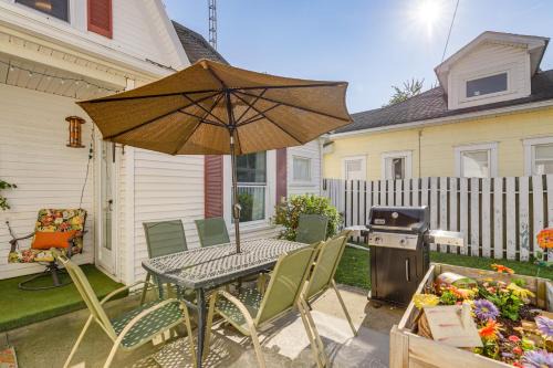 Walkable Group Getaway with Bikes in West Liberty!