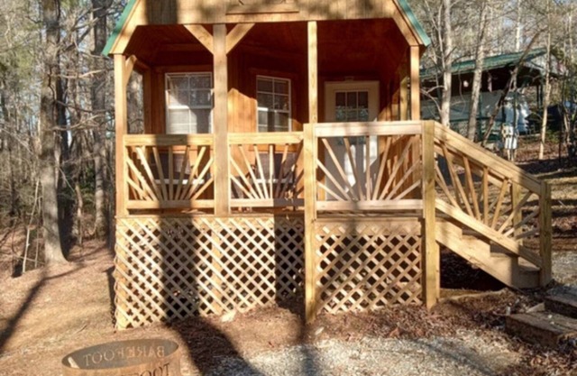 Walking Distance to Lake James: Resort Amenities