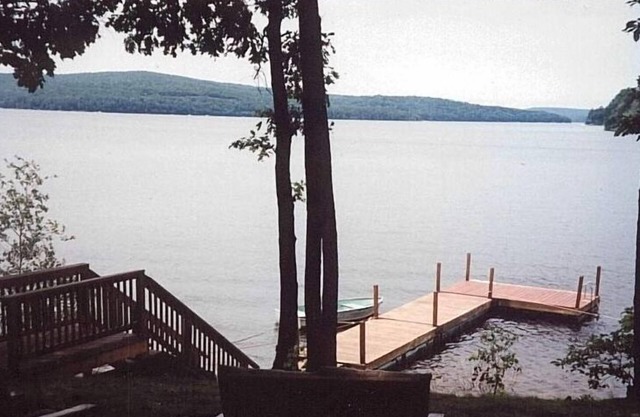 Wallenpaupak Lakefront Cabin