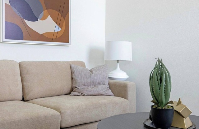 Waller 3BD/2.5BA 3 - Three Bedroom Apartment, Sleeps 6