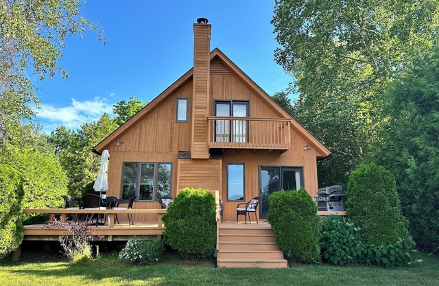 Walloon Lake cottage located on the West Arm!