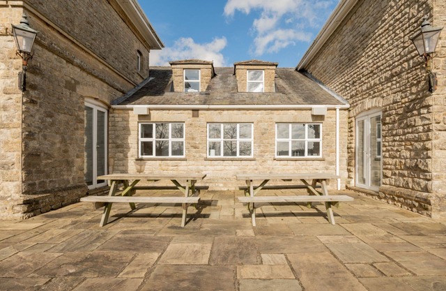 Walltree House - a country house that sleeps 10 guests in 4 bedrooms