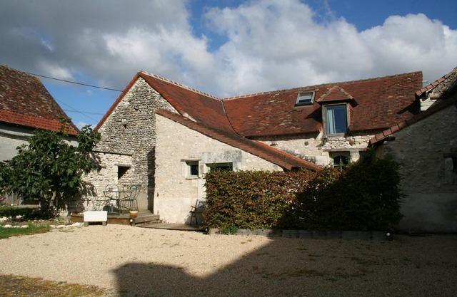 Walnut Lodge, charming holiday Gite in central rural France