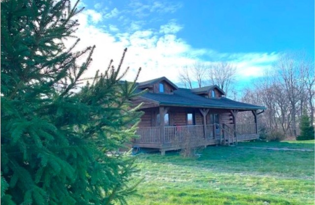 Walnut Ridge Cabin w/Hot Tub
