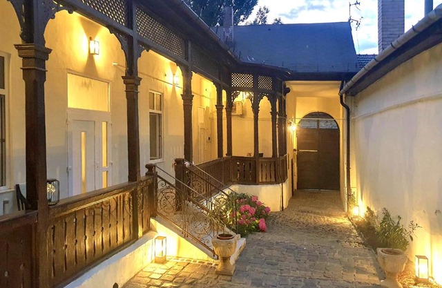 Warady Apartments