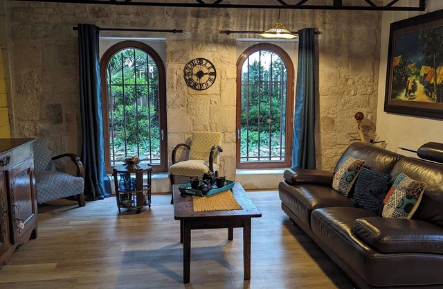 Warm 2 bedroom stone house with garden - Dodo et Tartine
