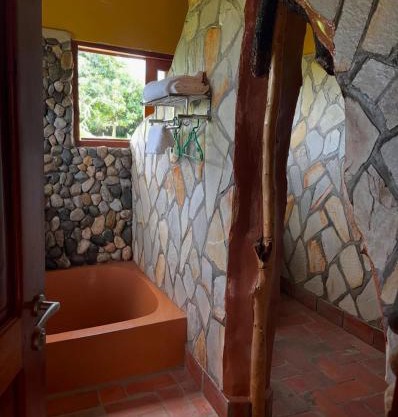 warujojo safari lodge