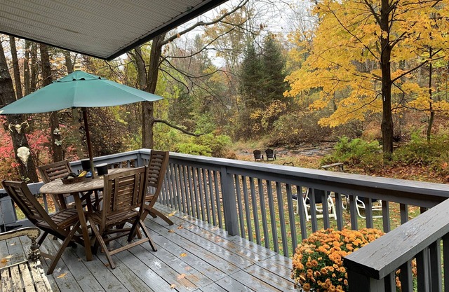 Warwick Creek side Cottage