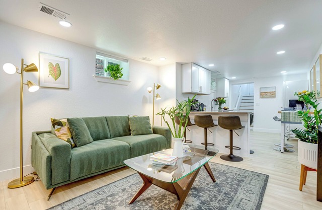 Wash Park Access: Denver Apt w/Outdoor Dining!