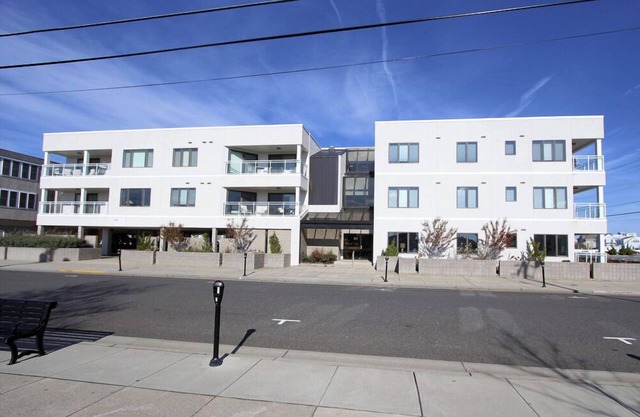 WATER VIEW! Centrally located in Stone Harbor across the street from the beach and 1 block to downtown shopping,