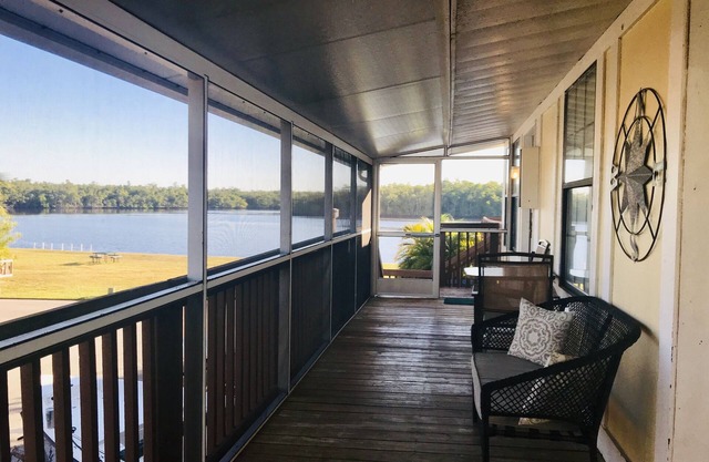 Water View Villa with use of boat ramp-monthly rate discount