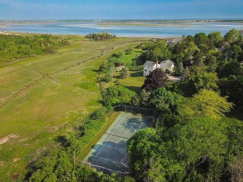 Water Views & Private Tennis Court