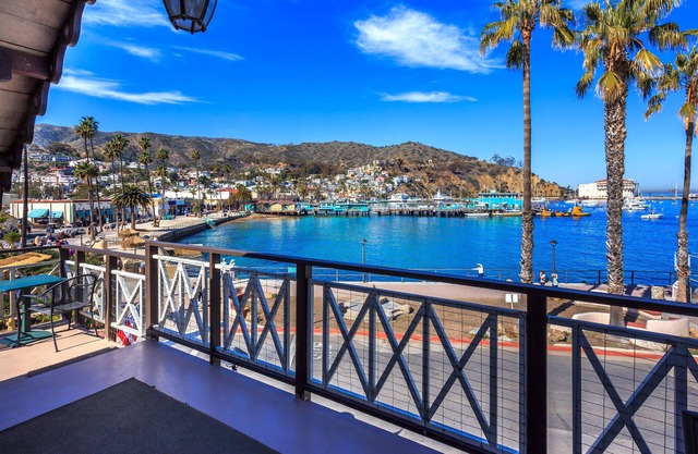 Waterfront 1 Bedroom Penthouse. Incredible Views! Incredible Deck! Read Reviews