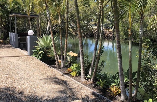 Waterfront 2Brm Villa Pet friendly.