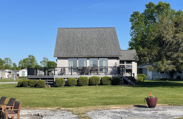 Waterfront - Amazing River View - Newly Renovated