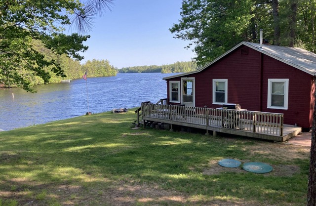 Waterfront cabin with 200 ft of flat waterfont