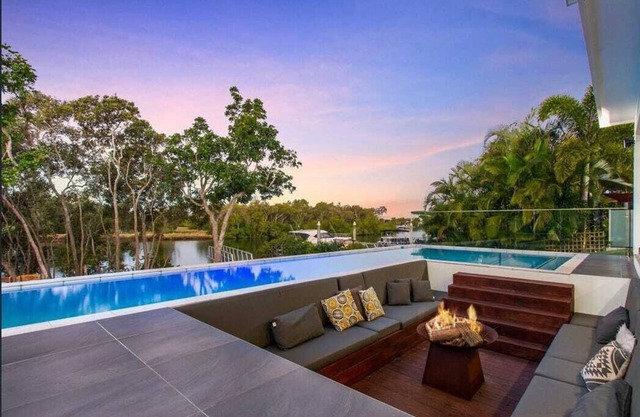 Waterfront close to theme parks