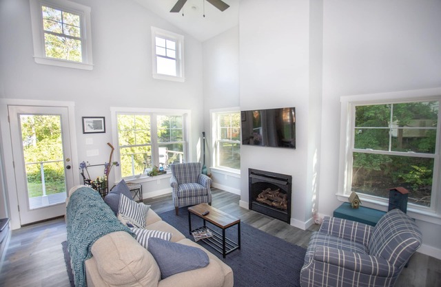 Waterfront Coastal Cottage in Kennebunk, Maine