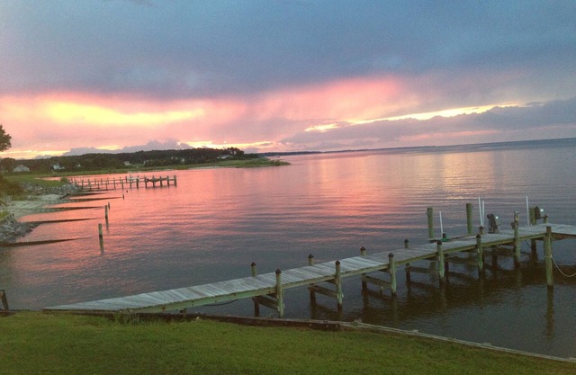 Waterfront Cottage On Candy Point: Family-Friendly and Dog-Friendly!