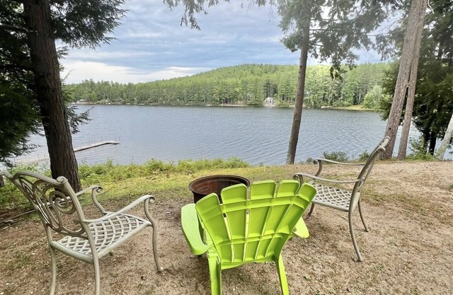 Waterfront Cottage on Barker Pond
