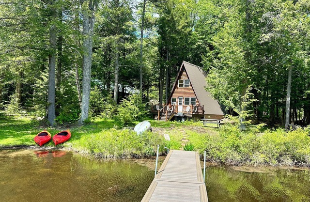 Waterfront -Cozy Camp Triangle