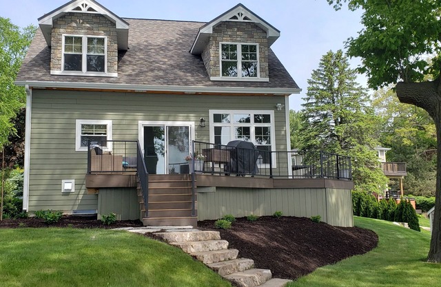 Waterfront Executive Home sleeps 14