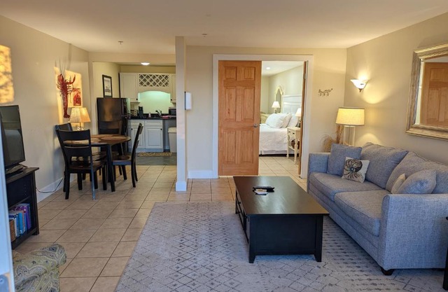 Waterfront ground floor condo Sheepscot Harbour Vacation Club 1 Bedroom Condo #205