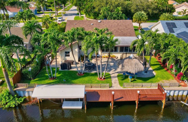 Waterfront Home! Gulf Stream with Kayaks